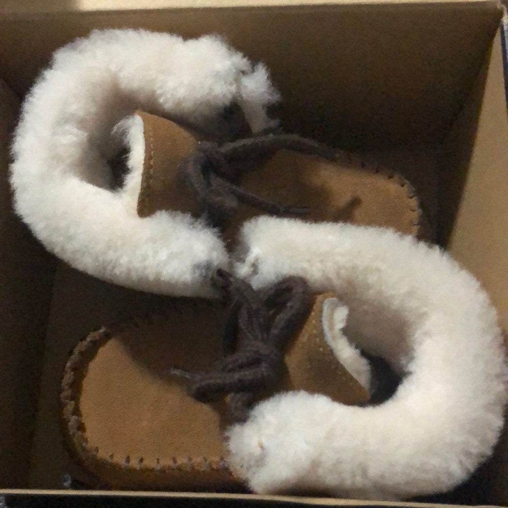 Worn twice no marks no dirt. There like new